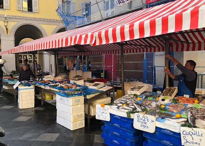 Profiter Des Plages Et Du Vieux * Nizza